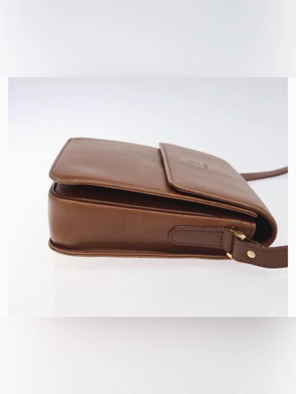 Burberrys Vintage Tan pebbled  Leather Messenger Bag with Embossed Logo